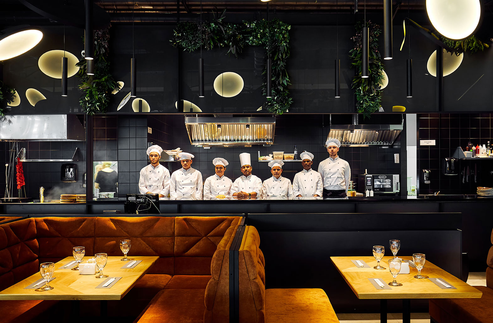 Food-and-beverage-restaurant